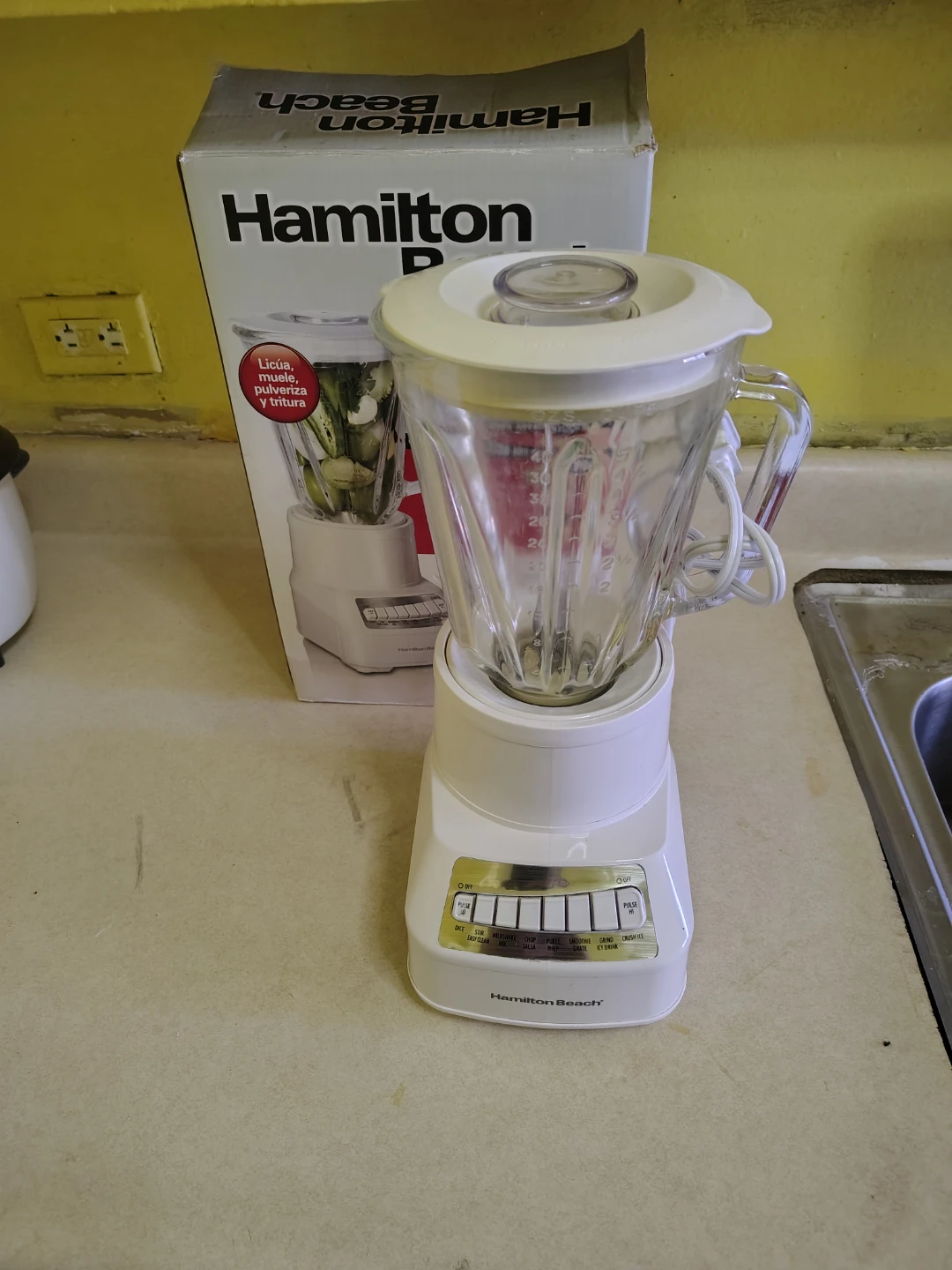 Hamilton Beach 700W Blender with Multiple Functions