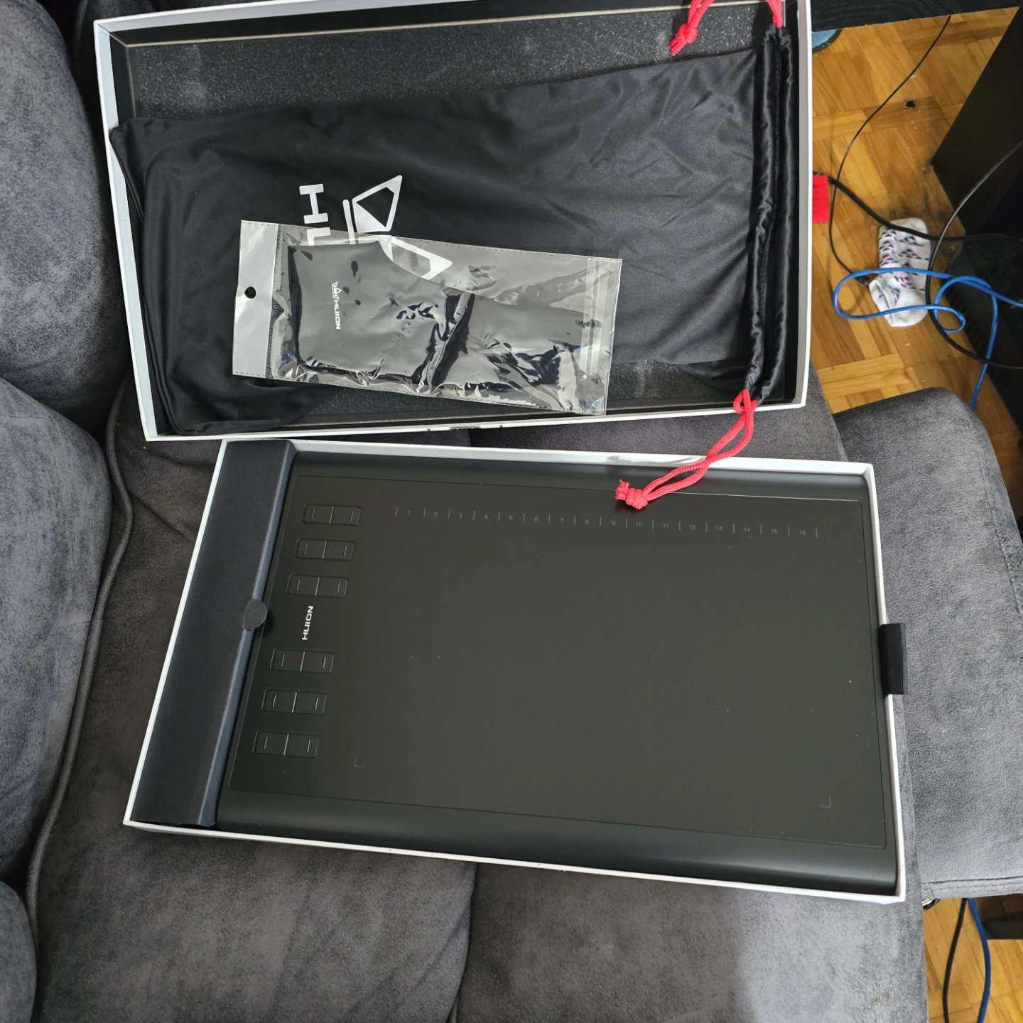 Huion 1060Plus Graphics Drawing Tablet - photo 3