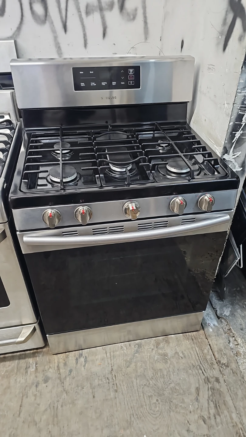 Samsung 30in Stainless steel gas stove