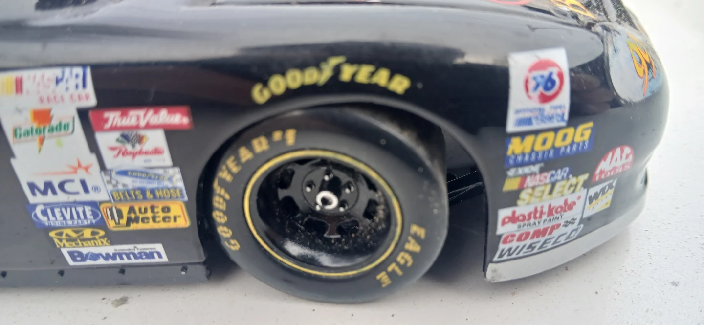 Ford Bruce Lee 99 Diecast Race Car - photo 2
