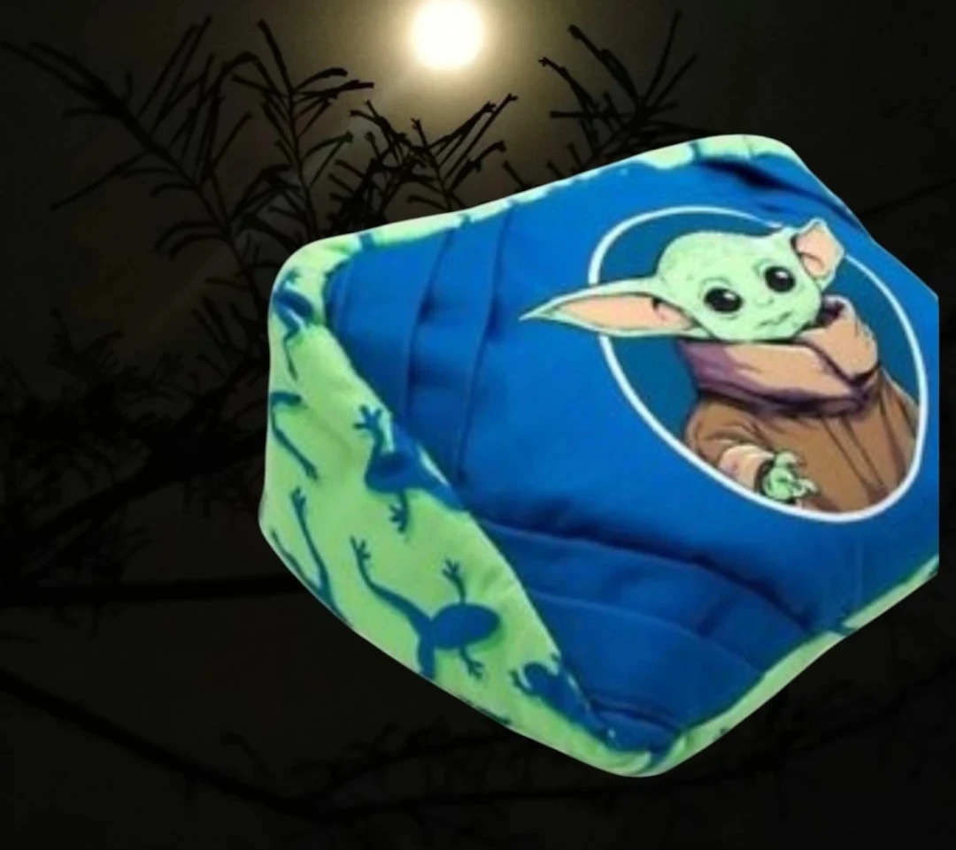 NWT Mandalorian Star Wars *Baby Yoda* Grogu Tablet Pillow NWT - photo 4