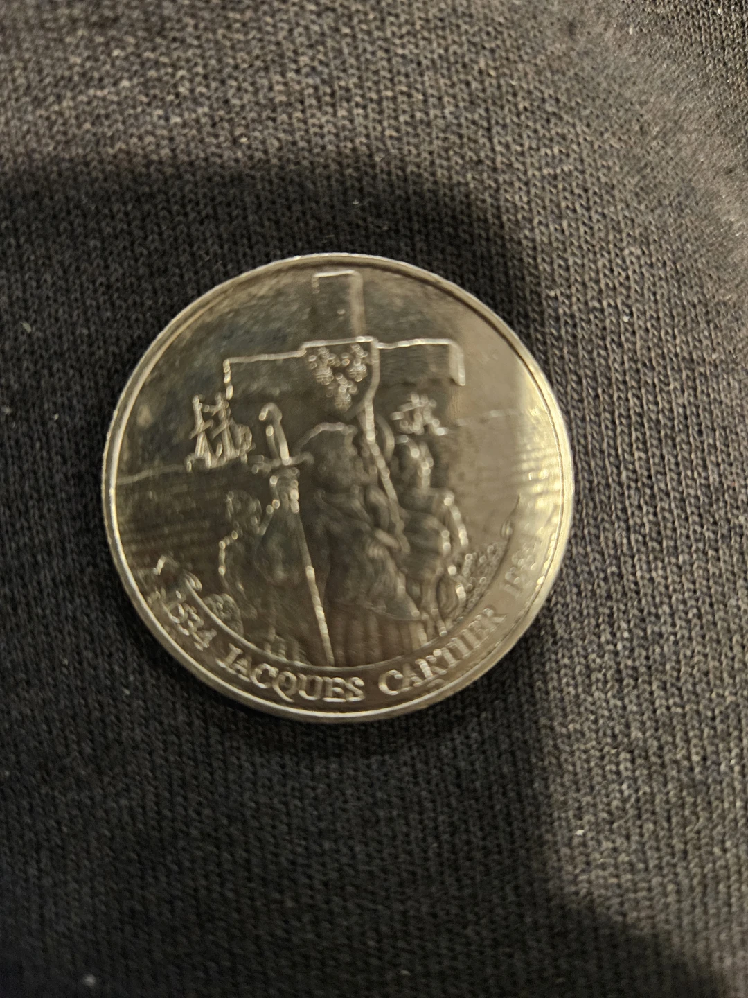 15 One dollar Canadian coins. 2 x 50 cent pieces - photo 2