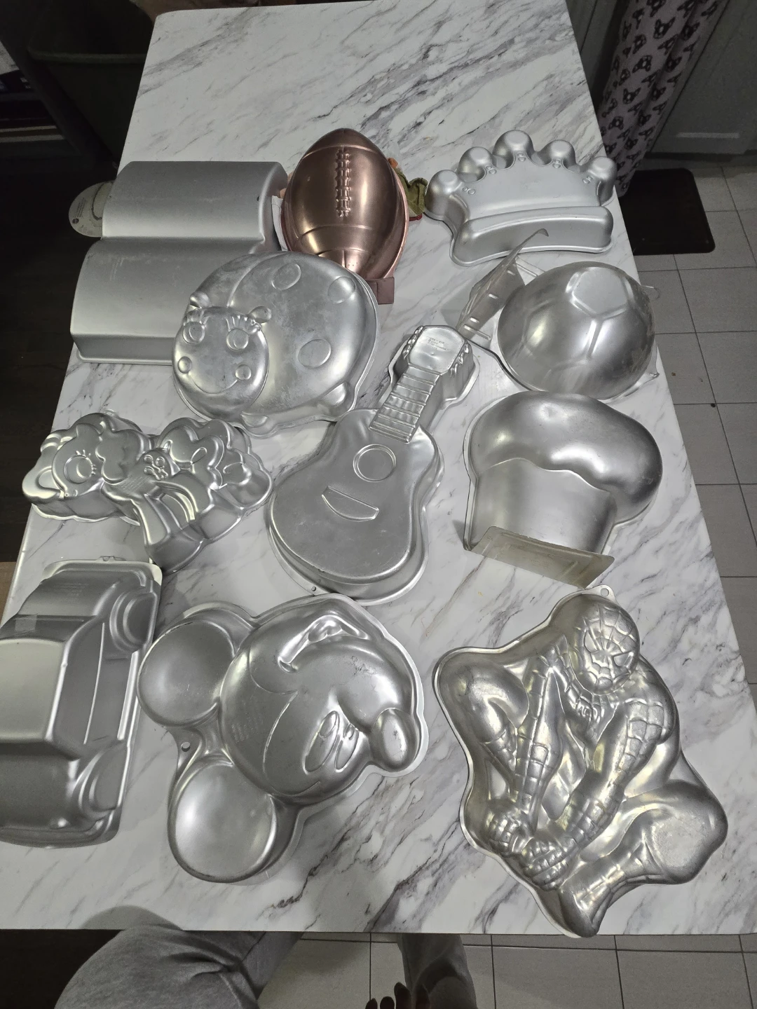 Assorted aluminum cake molds! - photo 2