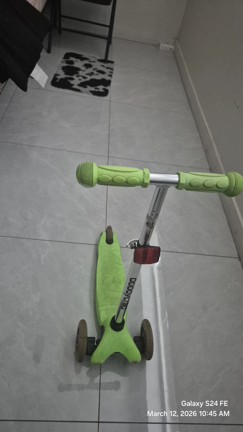 Kids 3-Wheel Scooter - Green