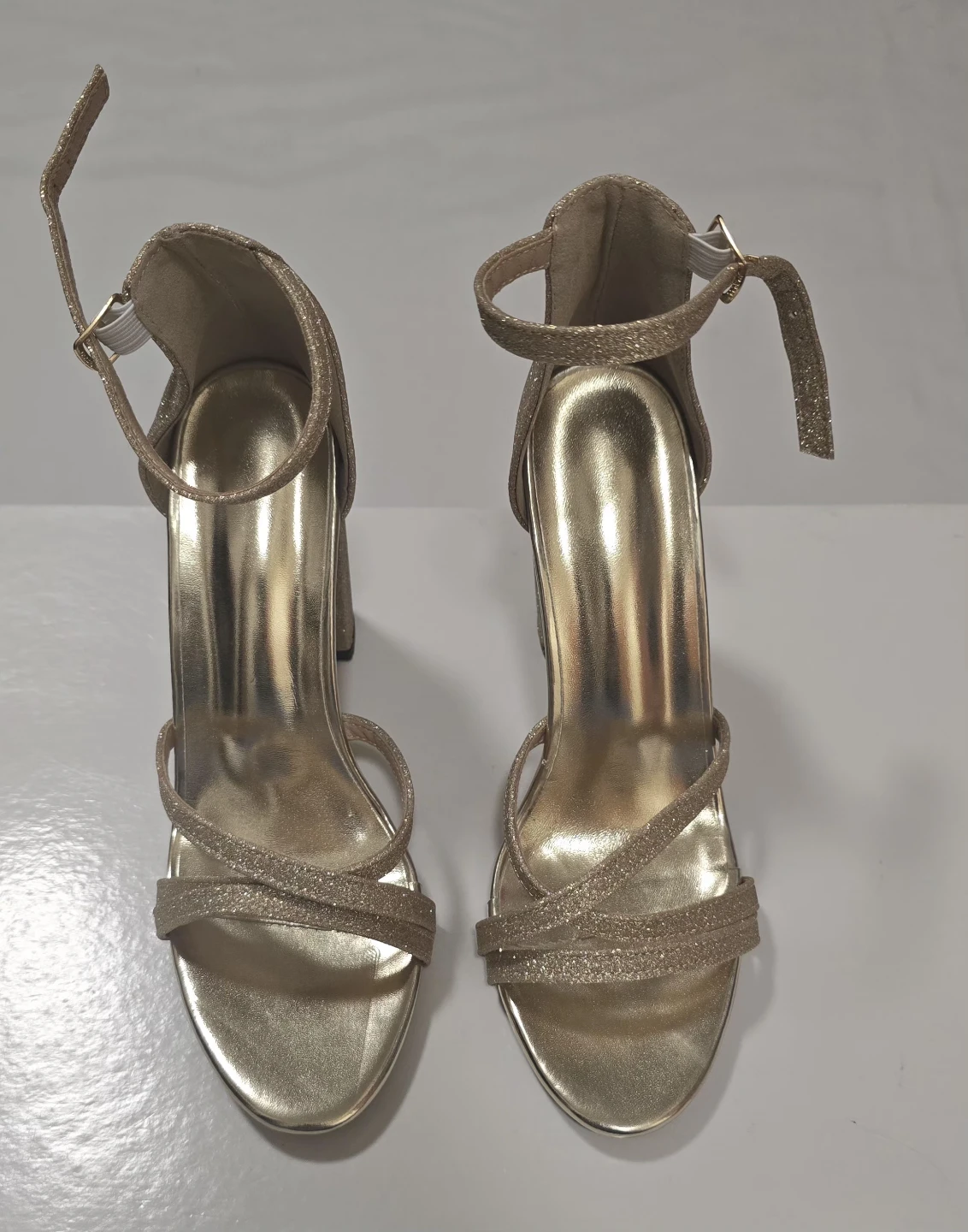 Brand new Women's Fashion Gold Glitter Sandals Size 39 - photo 2