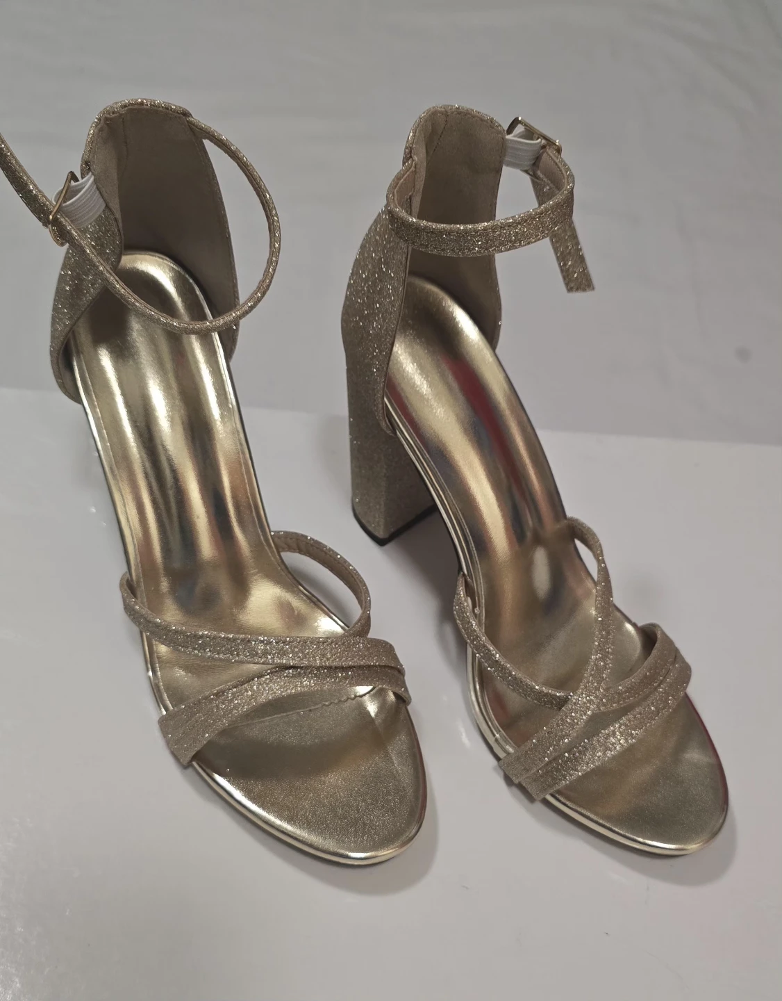Brand new Women's Fashion Gold Glitter Sandals Size 39 - photo 4