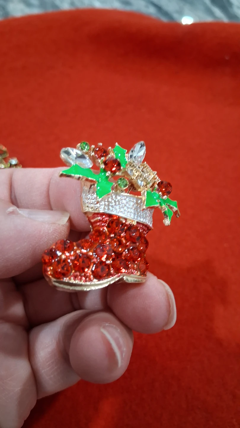 6 pcs unique and exquisite Christmas pin brooches - photo 3