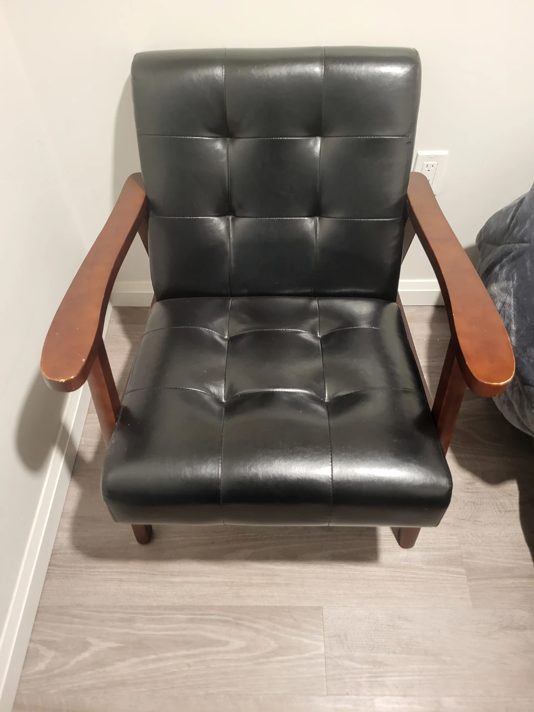 Vegan Leather Armchair with Wooden Frame - photo 2