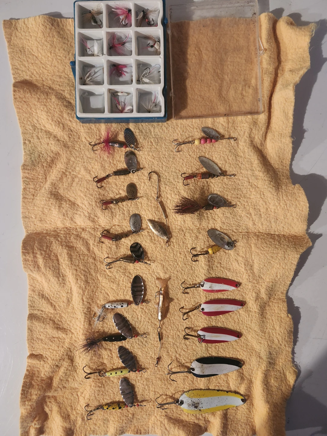Fishing tackle box - photo 2