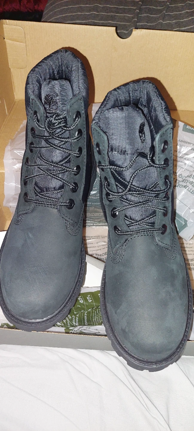 Timberland Premium 6 Inch Quilt Boot Youth's Size 2 Black Nubuck