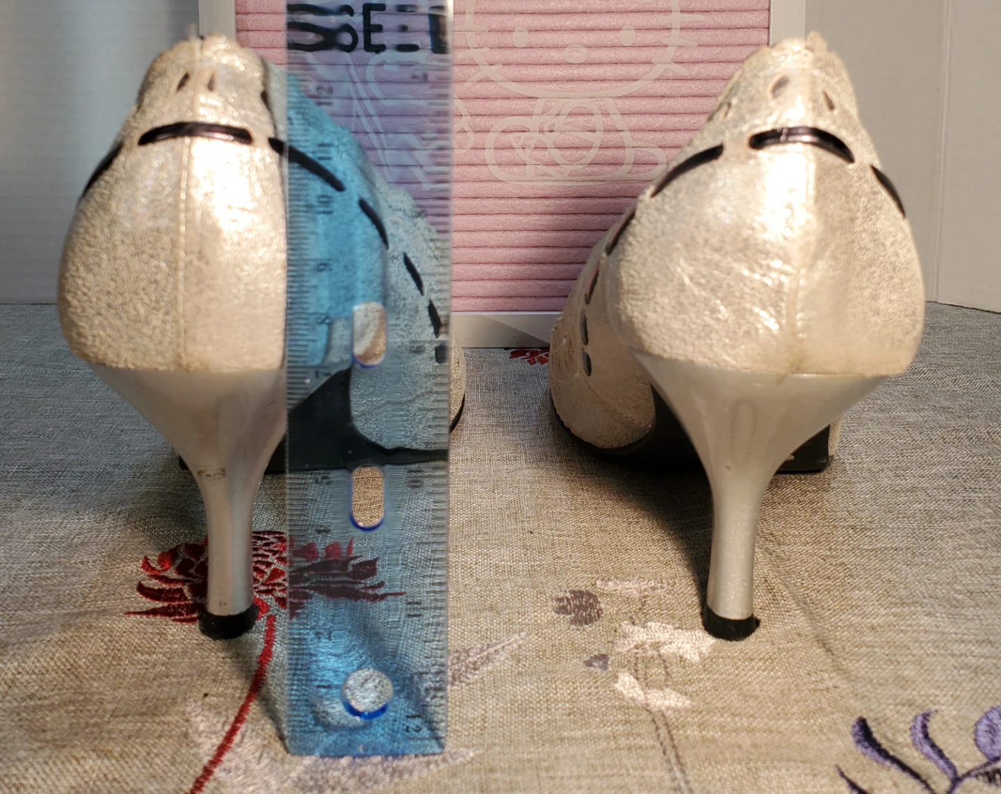 Le Château Women's Silver Heels - Size 9 - photo 5