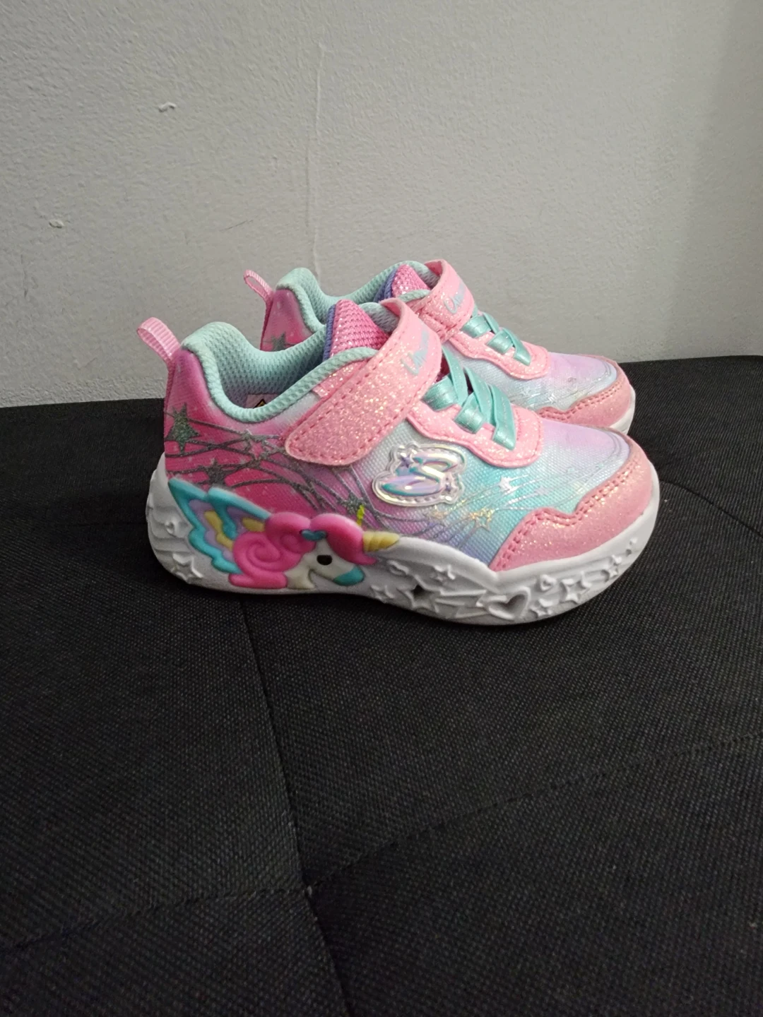 Skechers Light-Up Unicorn Sneakers Toddler Girls Size 6