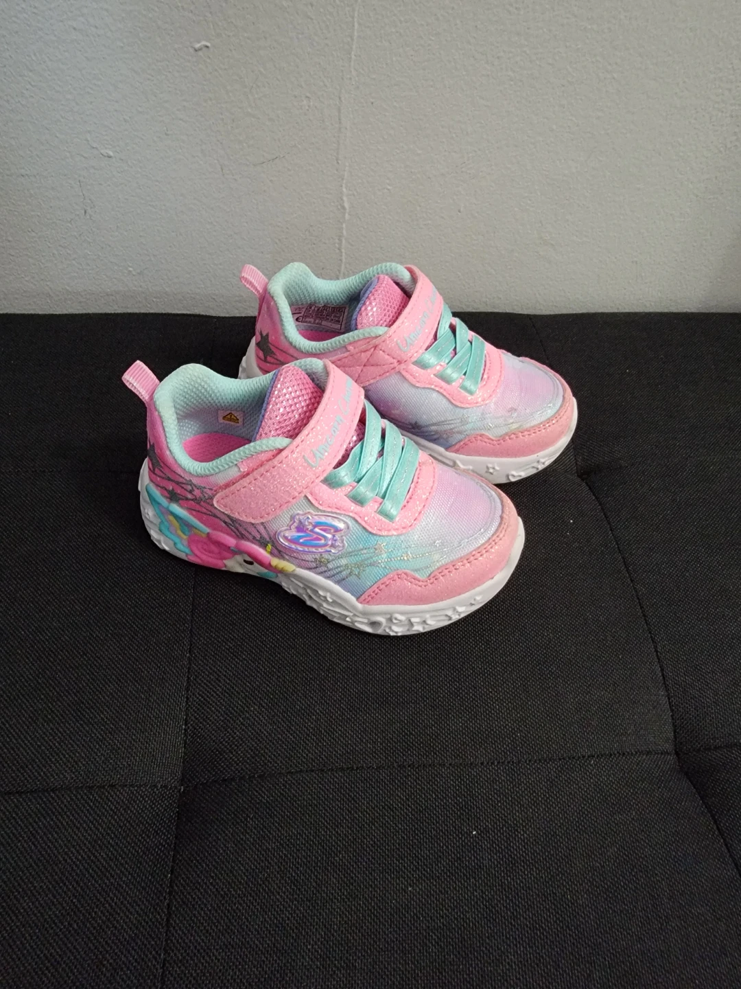 Skechers Light-Up Unicorn Sneakers Toddler Girls Size 6 - photo 2