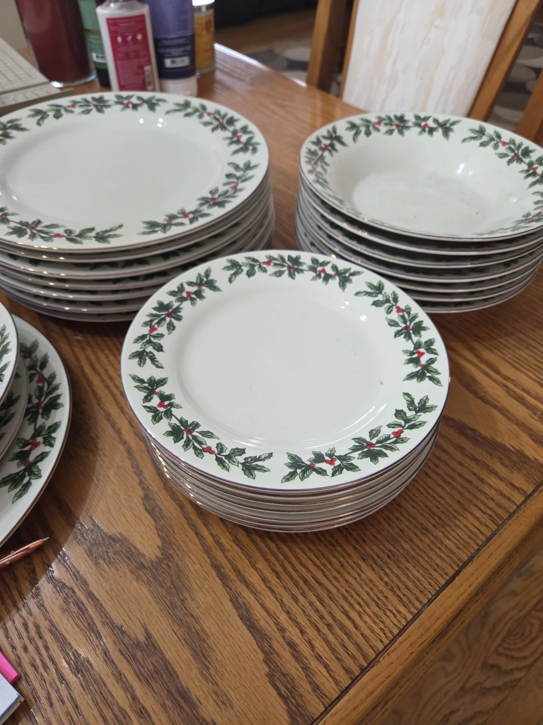 Christmas Holly Holiday Dinnerware Set - Plates & Bowls