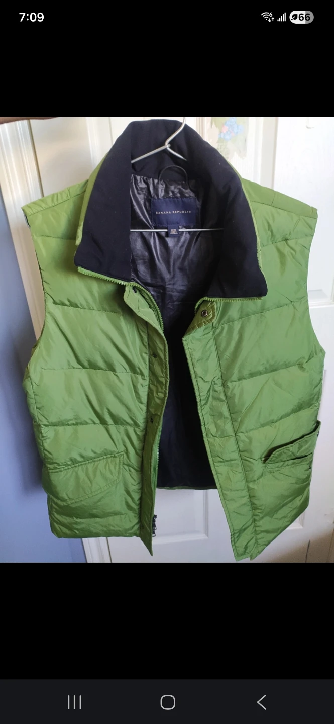 Banana Republic Puffer Vest - Green