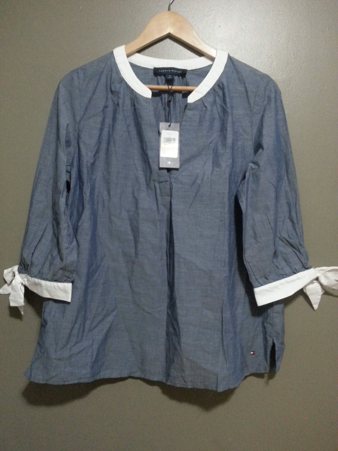 Tommy Hilfiger Women's Blue Chambray Top,White Collar & Cuffs