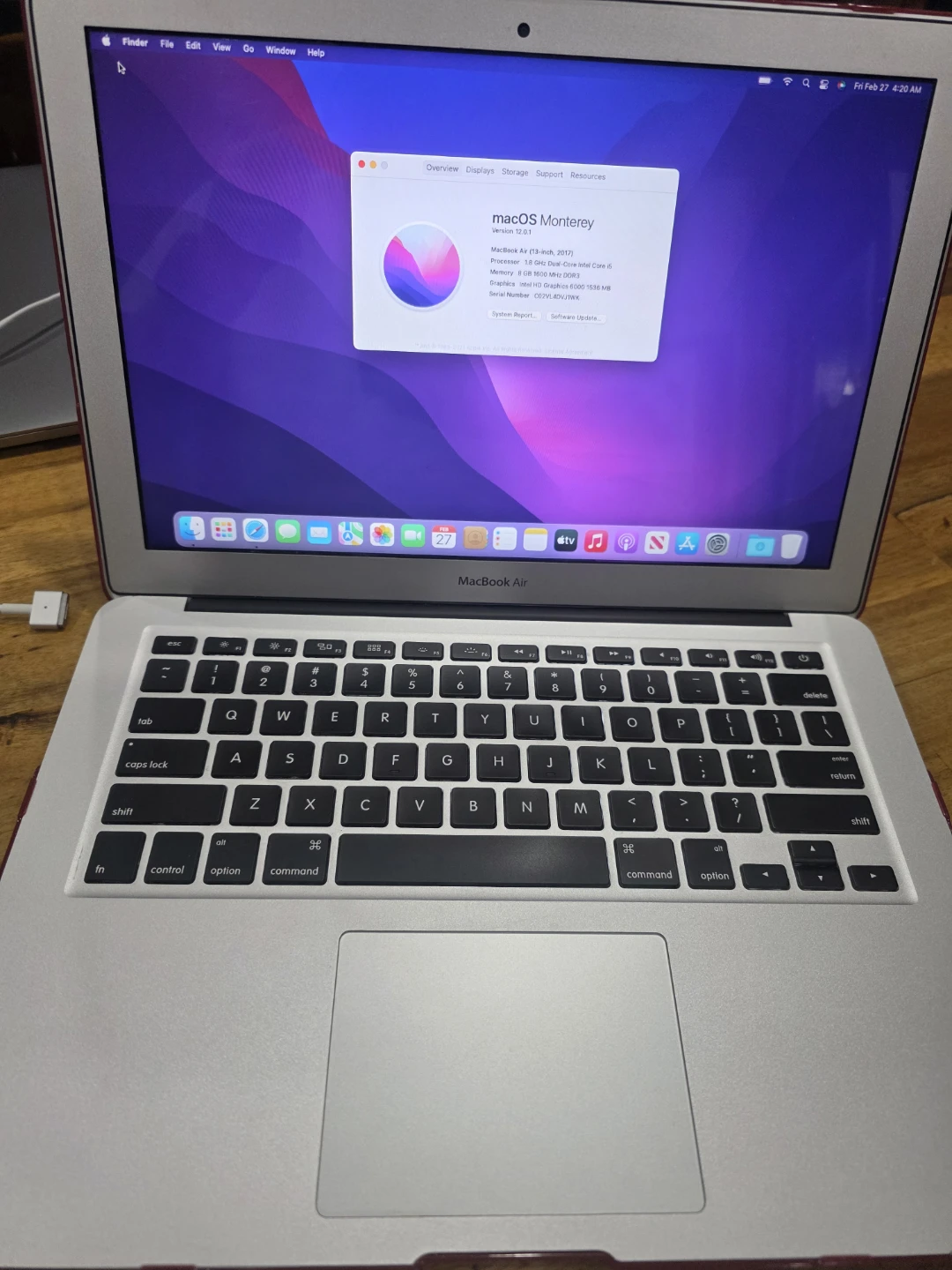 Apple MacBook Air (13-inch, 2017)