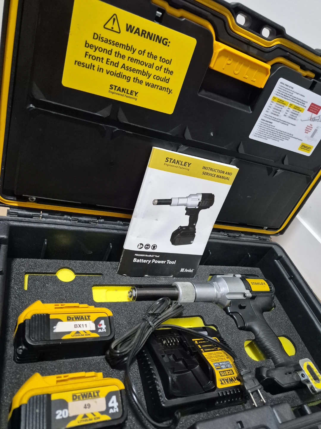 Stanley PB2500N Cordless Rivet Gun Kit with DeWalt Batteries - photo 3