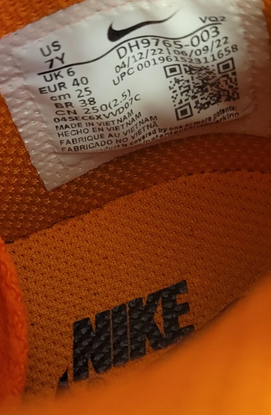 Nike Dunk Low Orange White Black Youth Size 7Y - photo 3