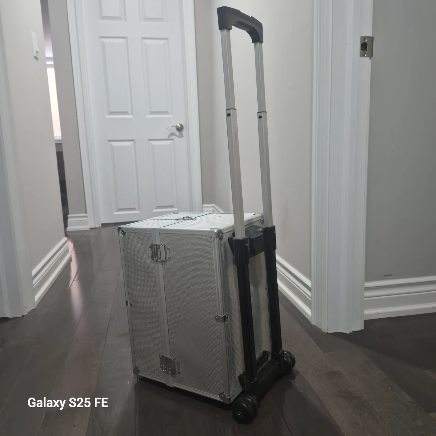 SEBASTIAN TRUCCO Rolling Makeup Train Case