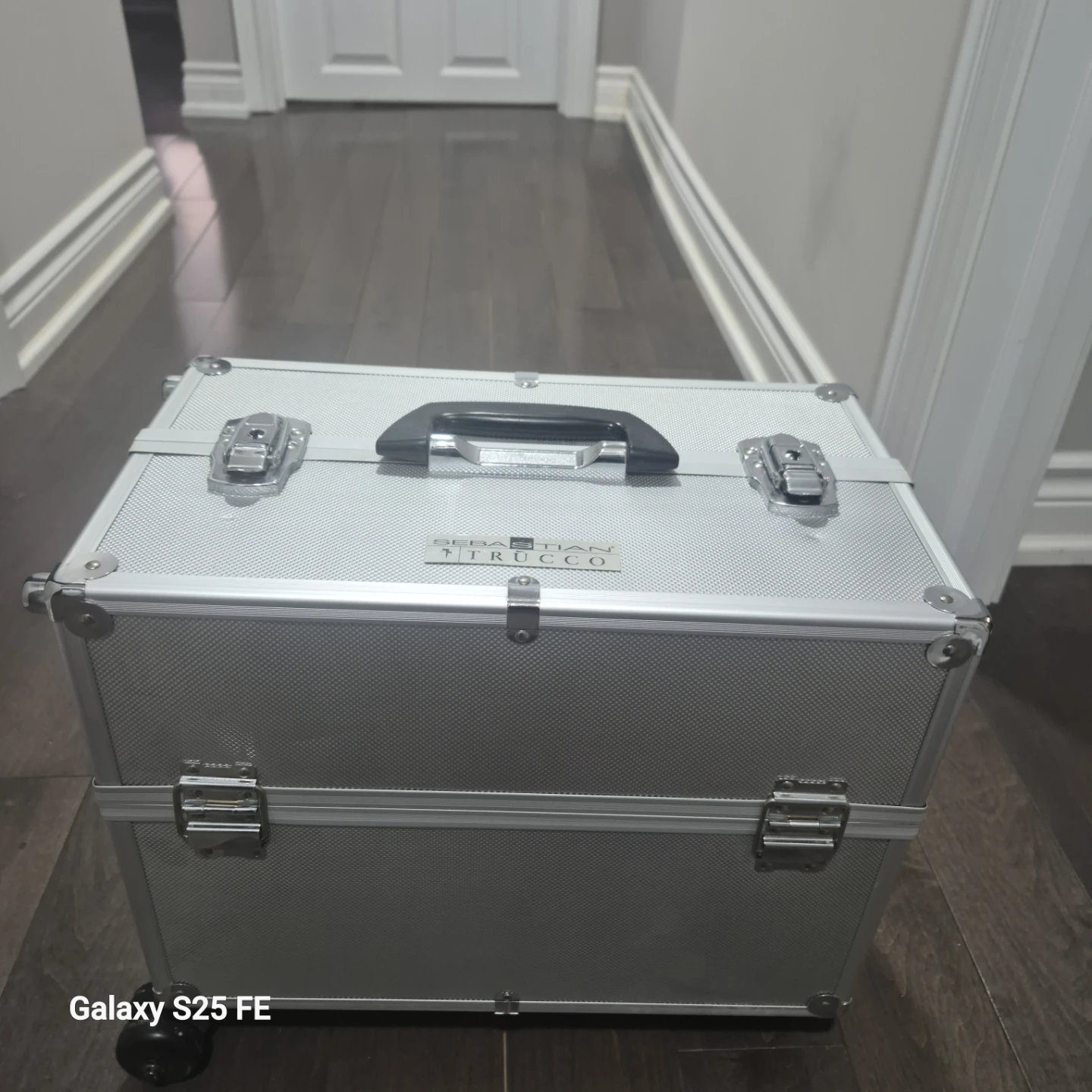 SEBASTIAN TRUCCO Rolling Makeup Train Case - photo 3