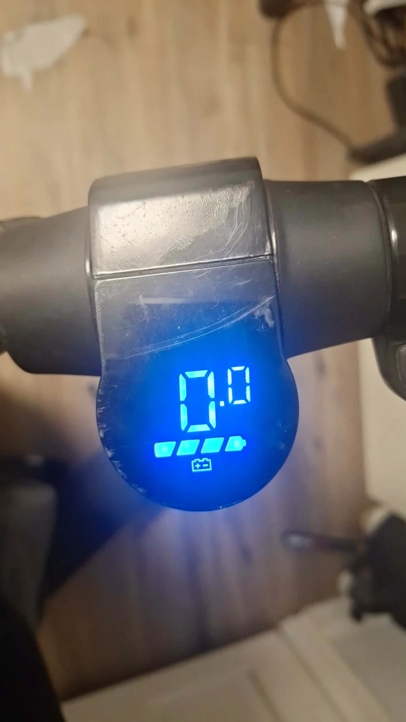 Gotrax scooter - photo 4