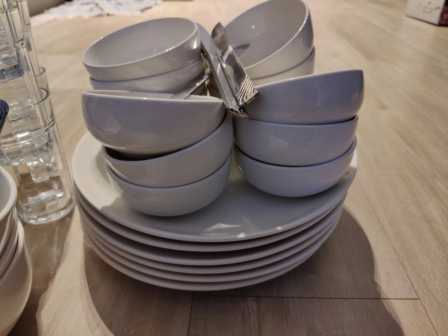 White Dinnerware Set with Glasses - photo 3