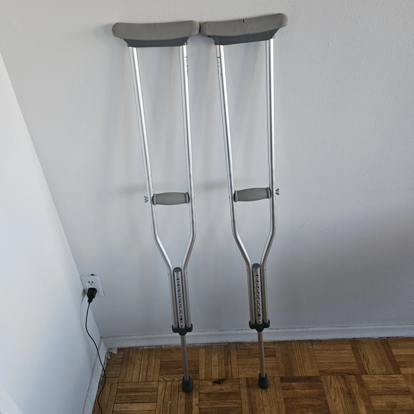 Adjustable Aluminum Crutches - photo 3