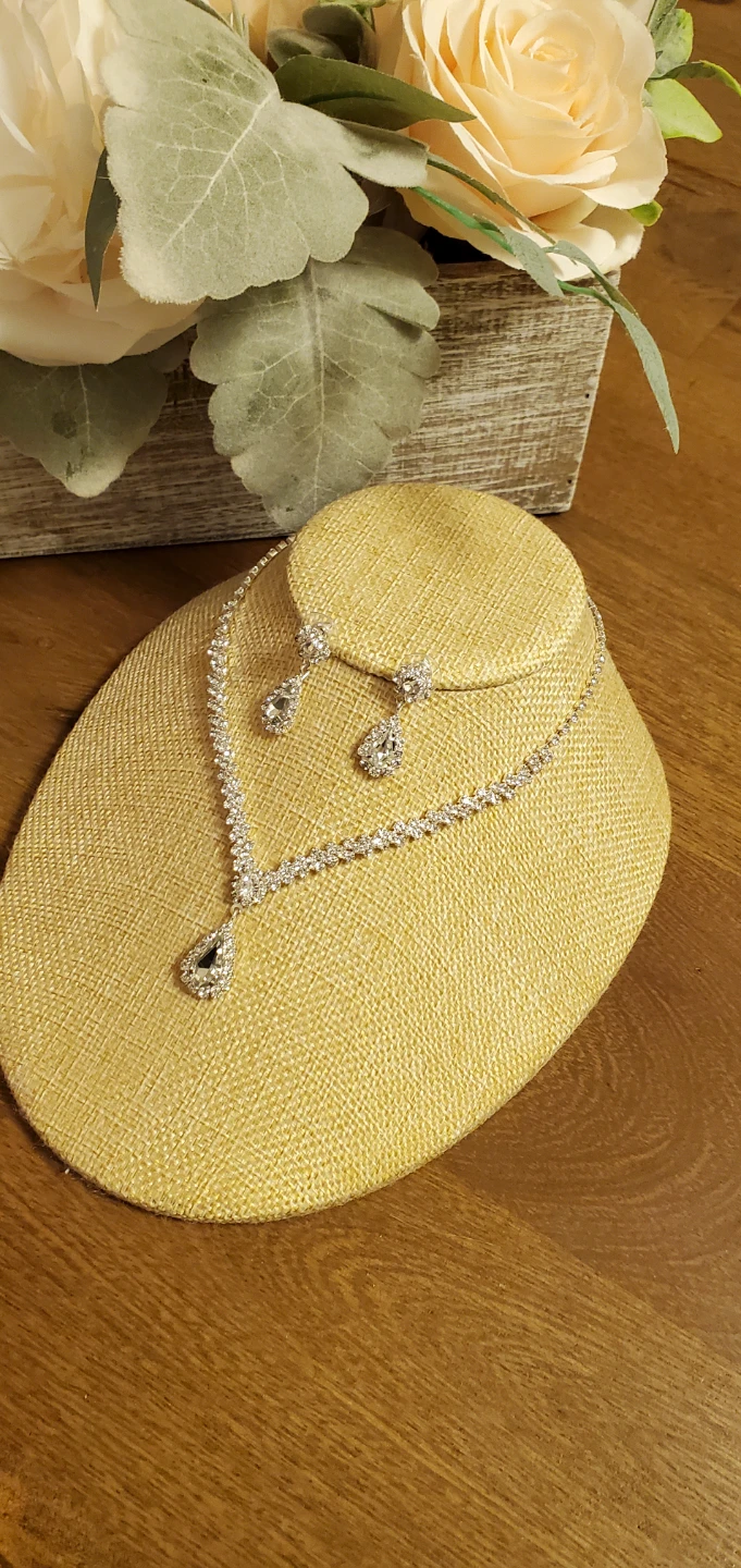 New Bridal / Prom  Necklace and Earring Set