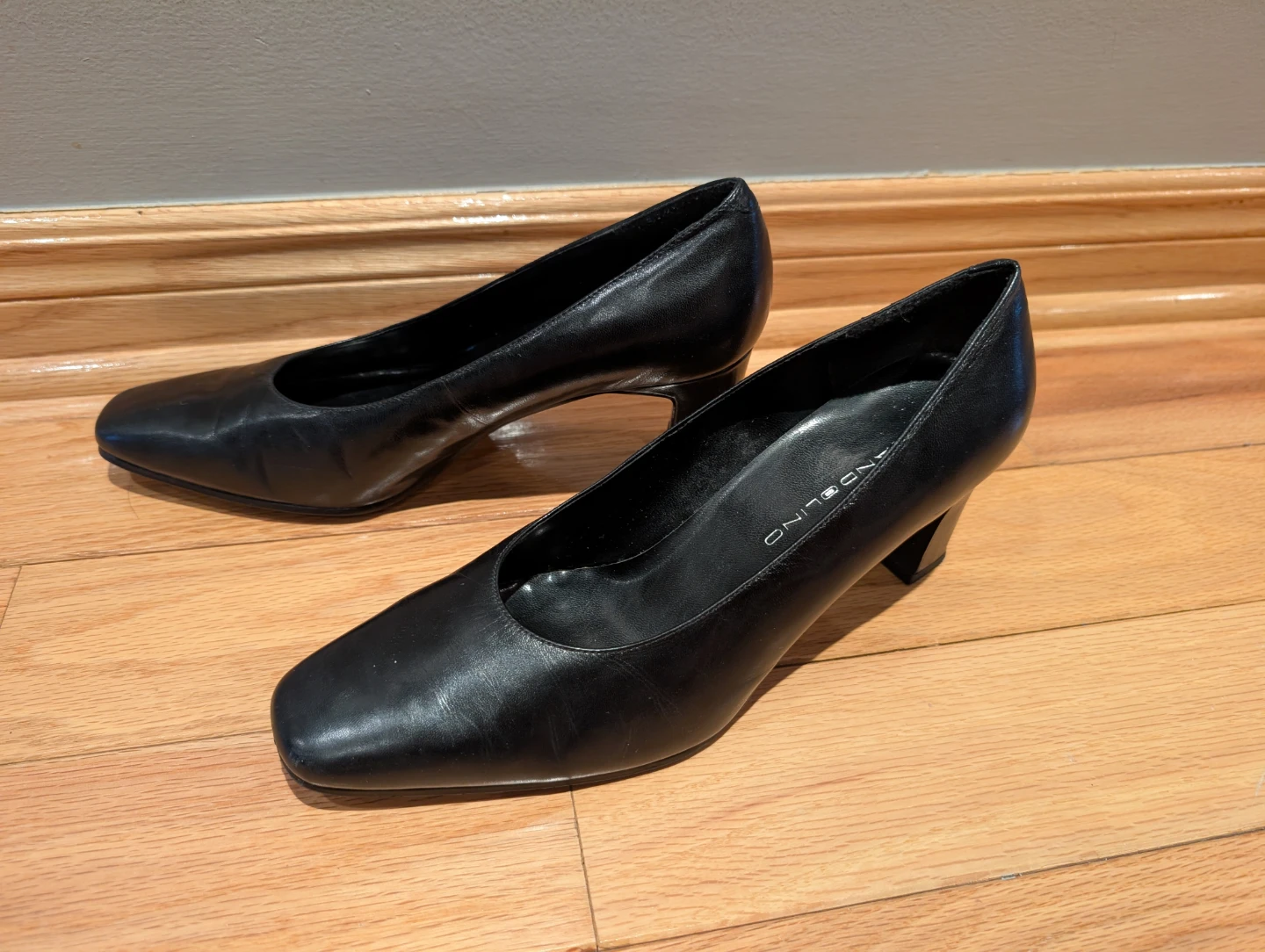 Bandolino Black Leather Block Heels Pumps Size 9M - photo 3
