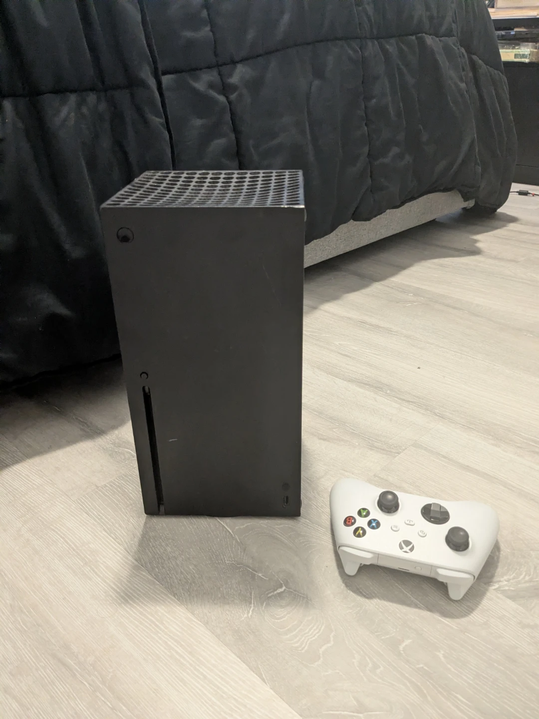 XBOX X IN VERY GOOD CONDITION