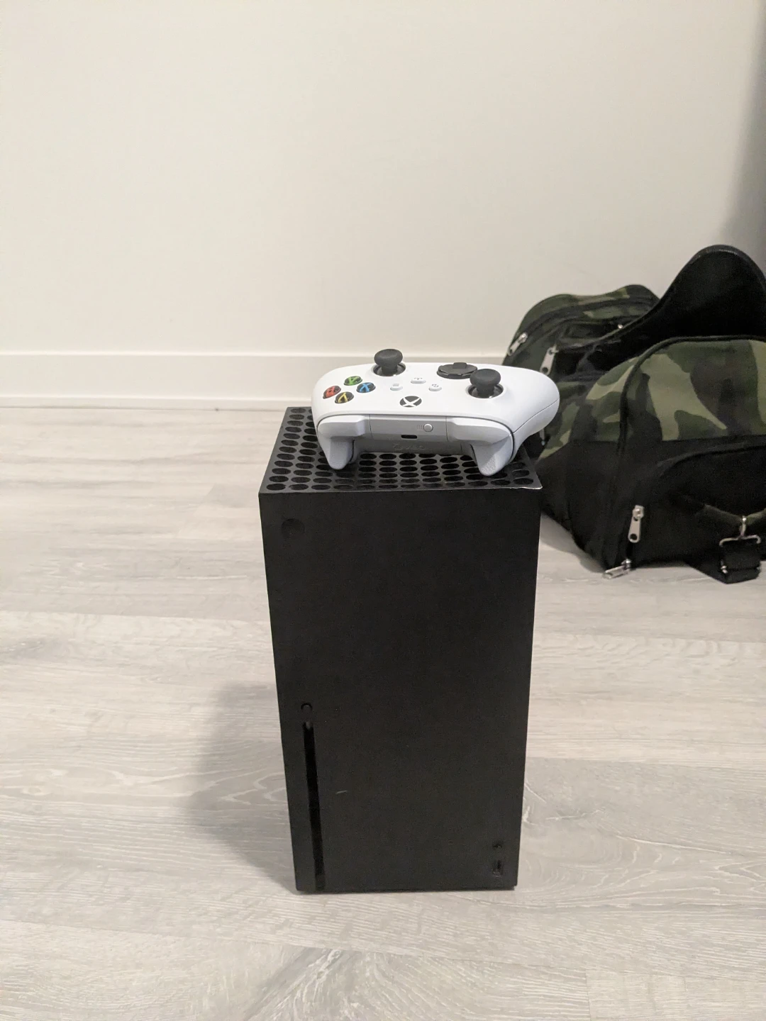 XBOX X IN VERY GOOD CONDITION - photo 3