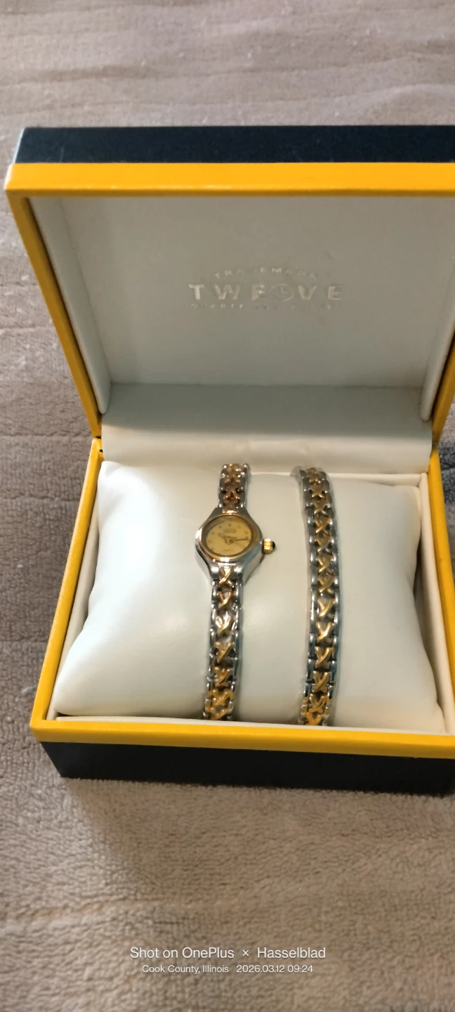 TWELVE Quartz Watch & Matching Bracelet - photo 3