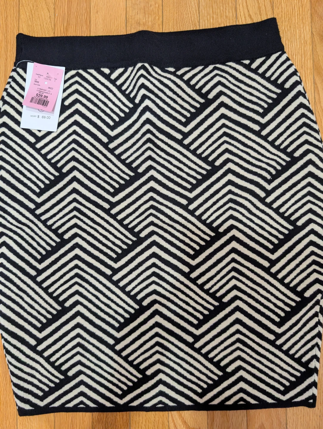 Cyrus Black & White Geometric Knit Pencil Skirt - Size L