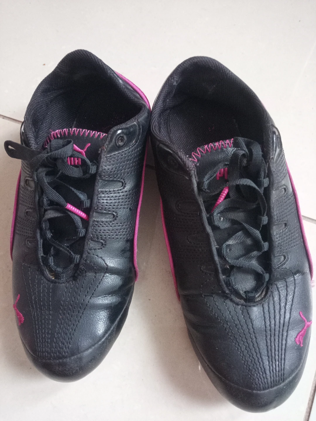 Puma Black and Pink Sneakers -us6.5