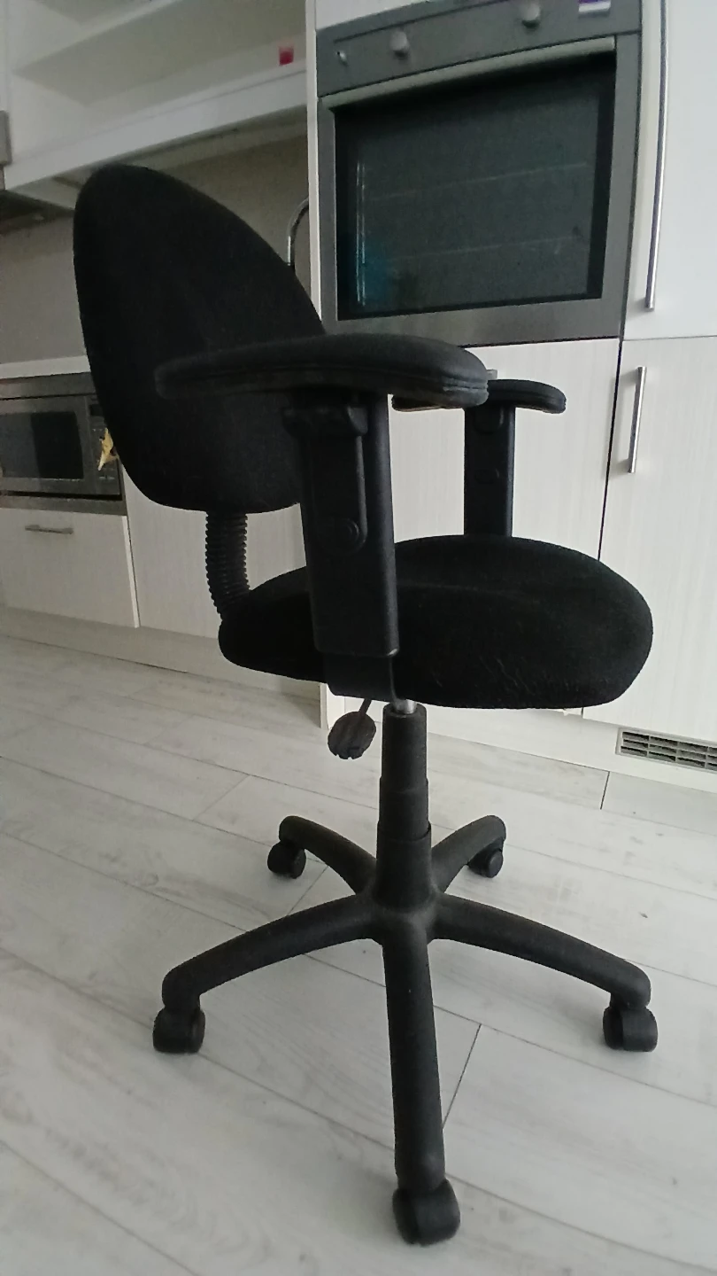 Black Office Chair - photo 3