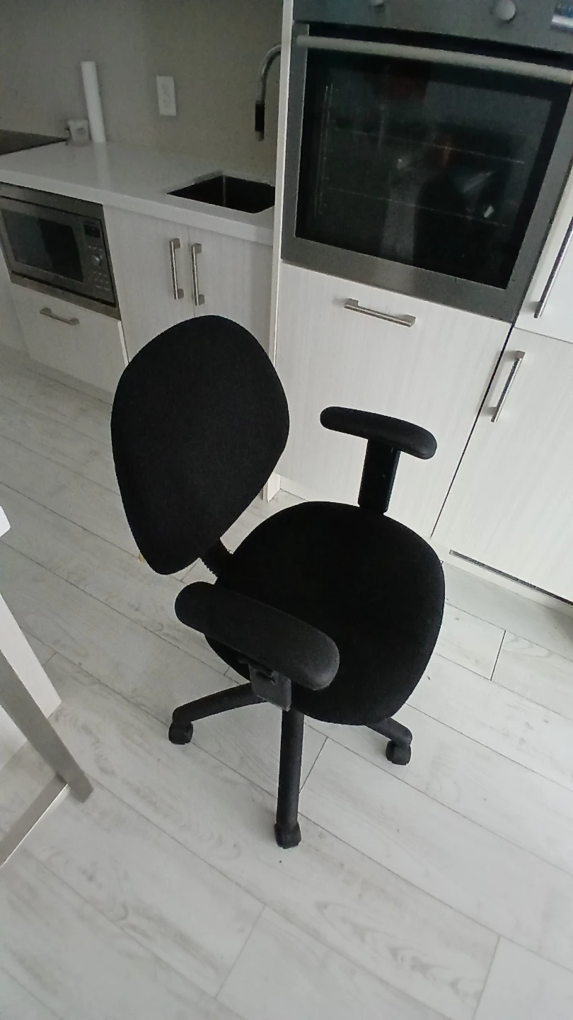 Black Office Chair - photo 4