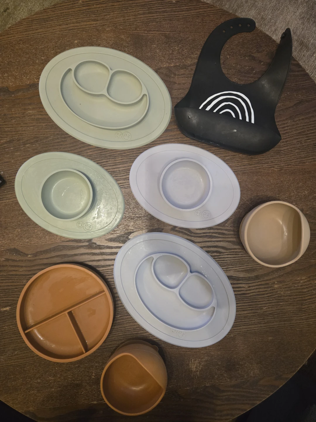 EZPZ Silicone Suction Plates & Bowls and Bib Set