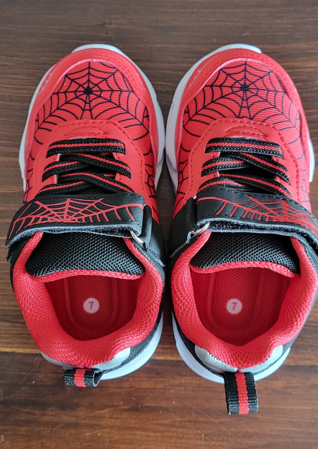 Kids Spider-Man Light-Up Sneakers Size 7 - photo 2