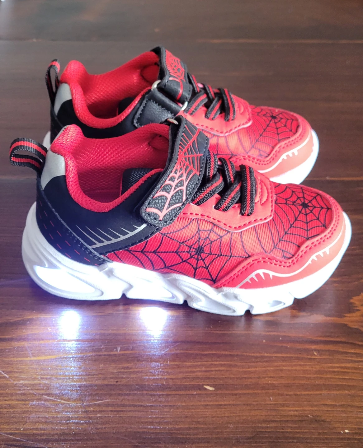 Kids Spider-Man Light-Up Sneakers Size 7 - photo 5