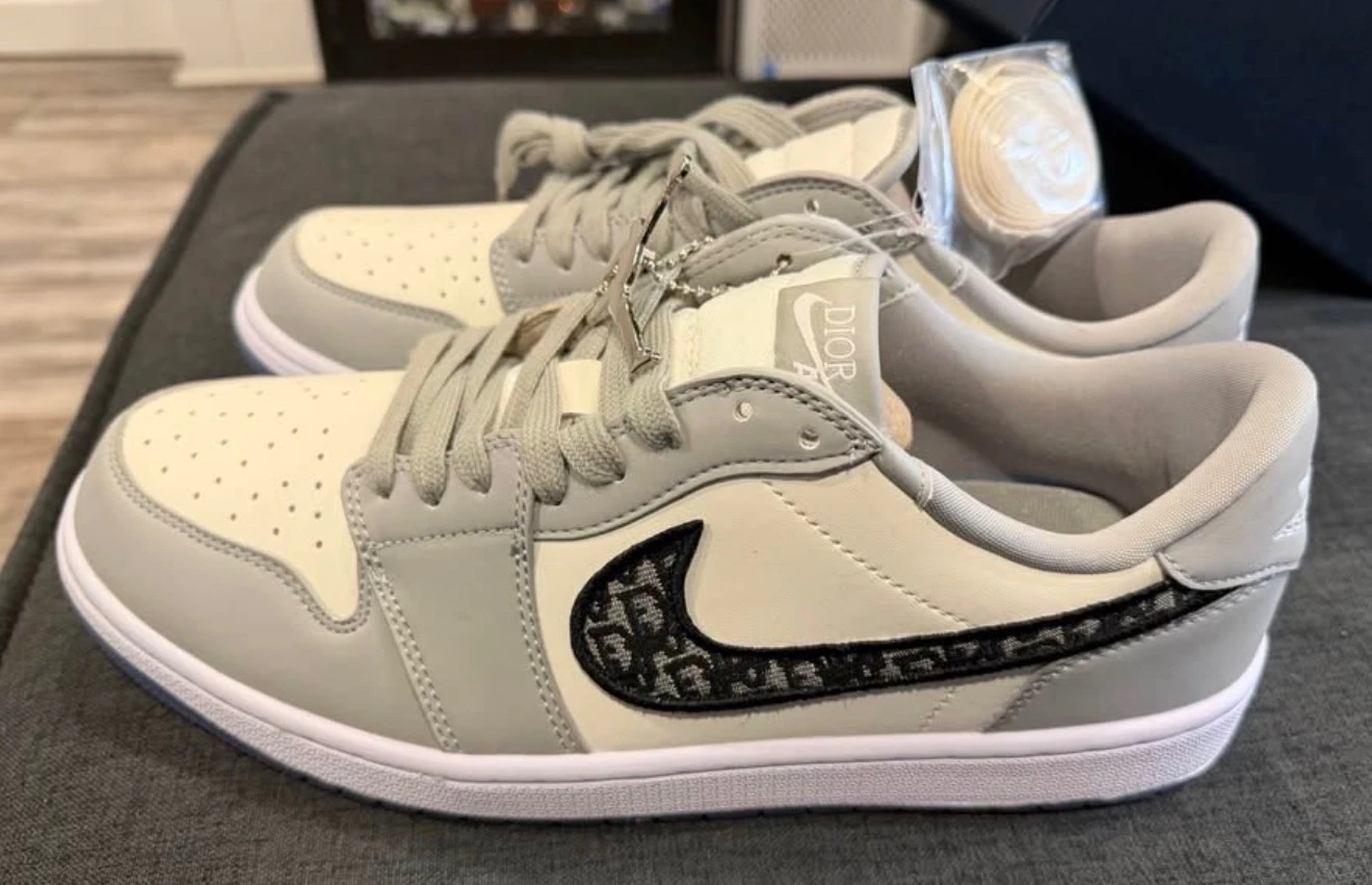 Air Jordan 1 Low Dior Sneakers - photo 3