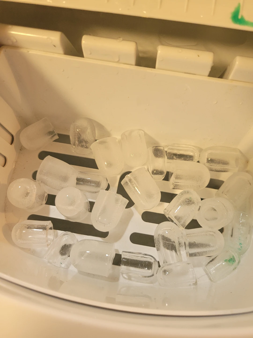 Igloo ICE108 Portable Electronic Ice Maker - photo 3