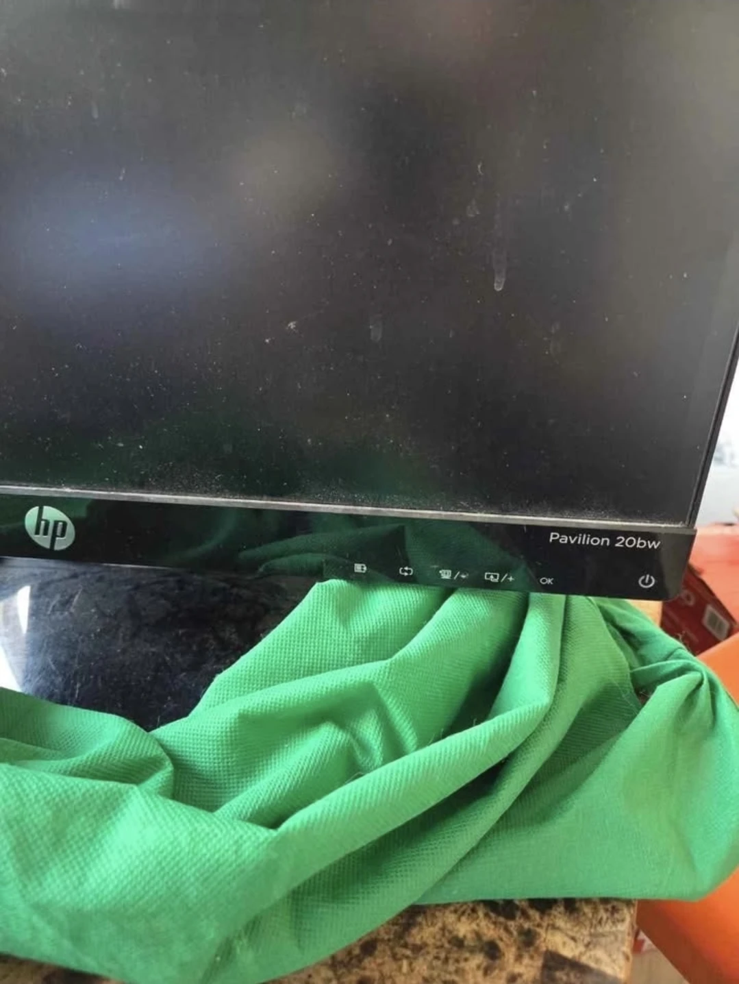 PLEASE READ 20” HP Pavilion computer monitor $25 - photo 3