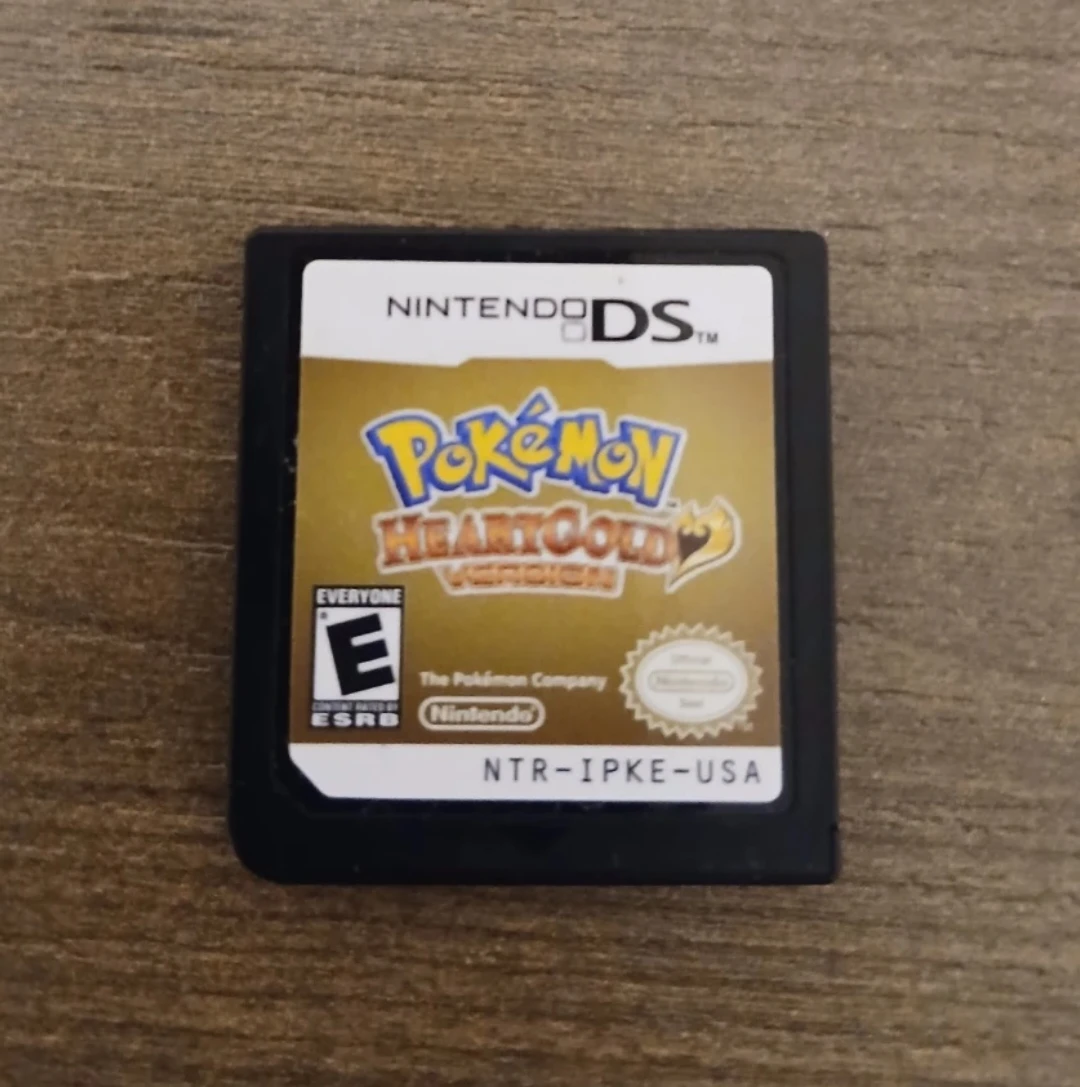 Pokemon HeartGold Version Nintendo DS Game Cartridge