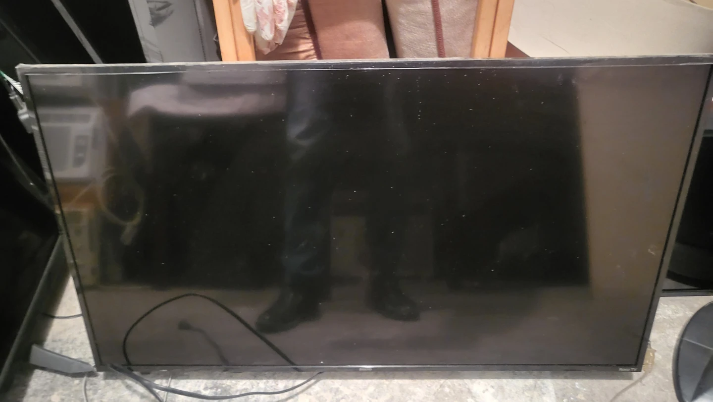 Insignia 40" HD  TV