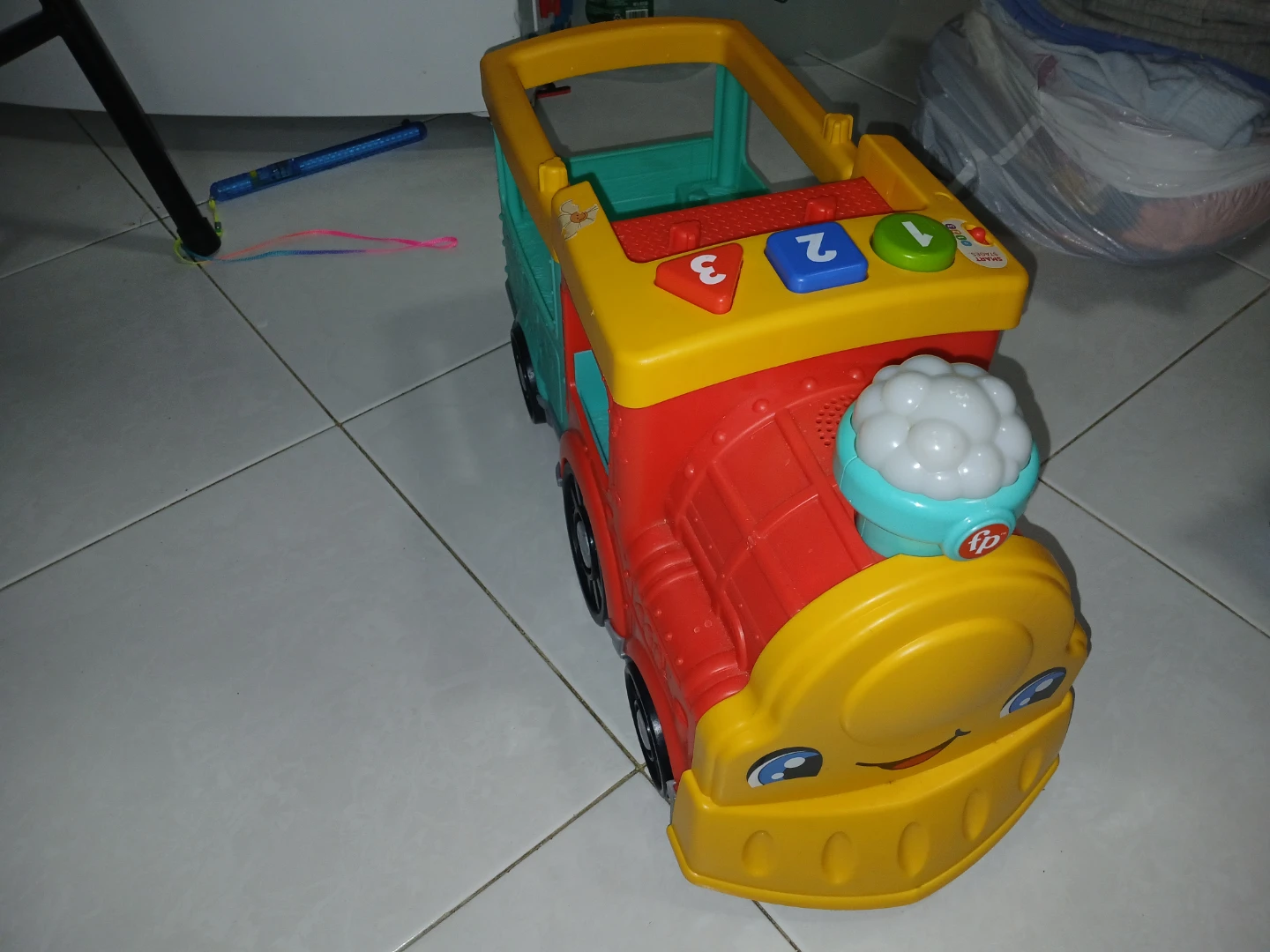 Fisher-Price Laugh & Learn Smart Stages Train