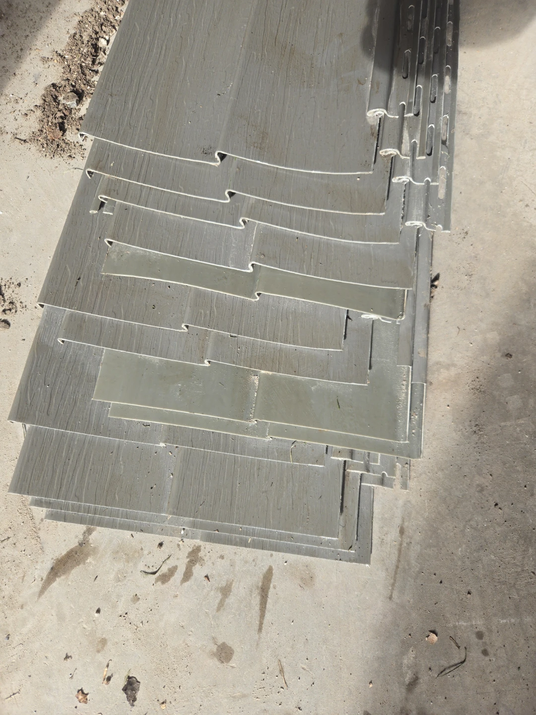 13 vinyl siding pieces (each 12' 5") - photo 3