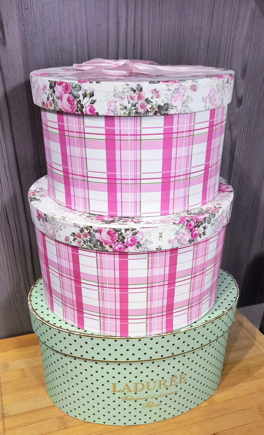 Set of 3 Round Gift Boxes (Various Size)