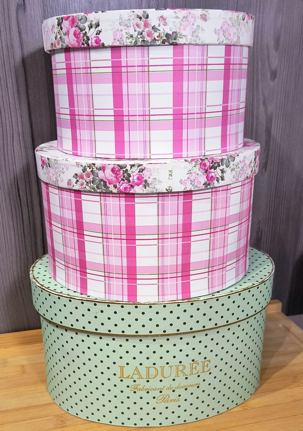 Set of 3 Round Gift Boxes (Various Size) - photo 2