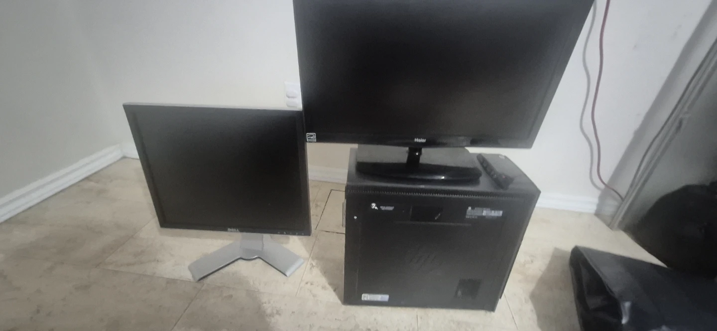 HP Pavilion HPE Desktop Computer and moniter bundle